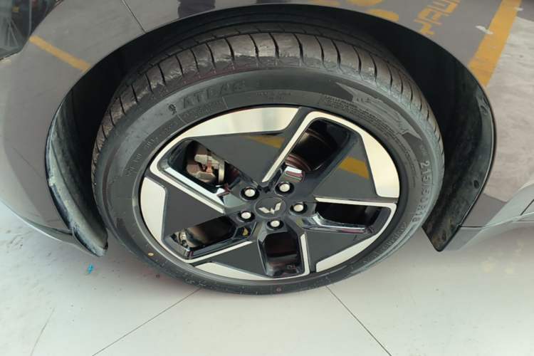 Used Wuling Xingguang 2023 150 Advanced Edition Left Front Wheel Hub
