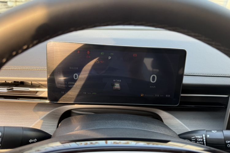 Used Wuling Xingguang 2023 150 Advanced Edition Odometer Close Up