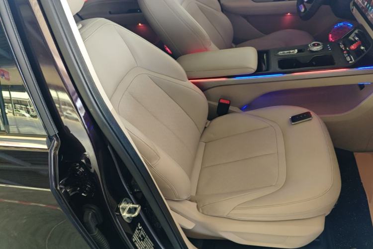 Used Wuling Xingguang 2023 150 Advanced Edition Right Front Seat