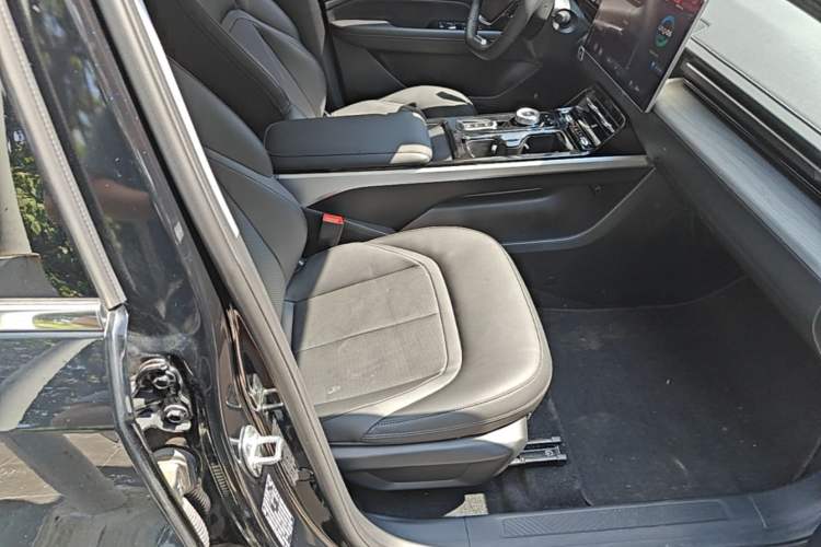 Used Wuling Xingguang 2023 150 Advanced Edition Right Front Seat