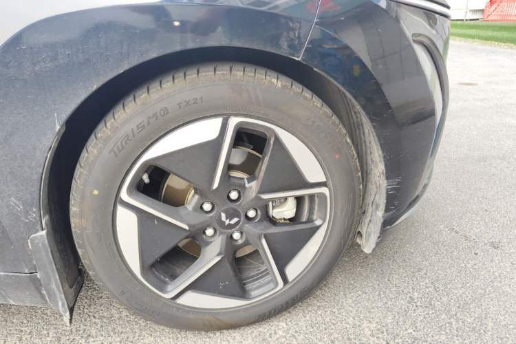 Used Wuling Xingguang 2023 150 Advanced Edition Right Front Wheel Hub
