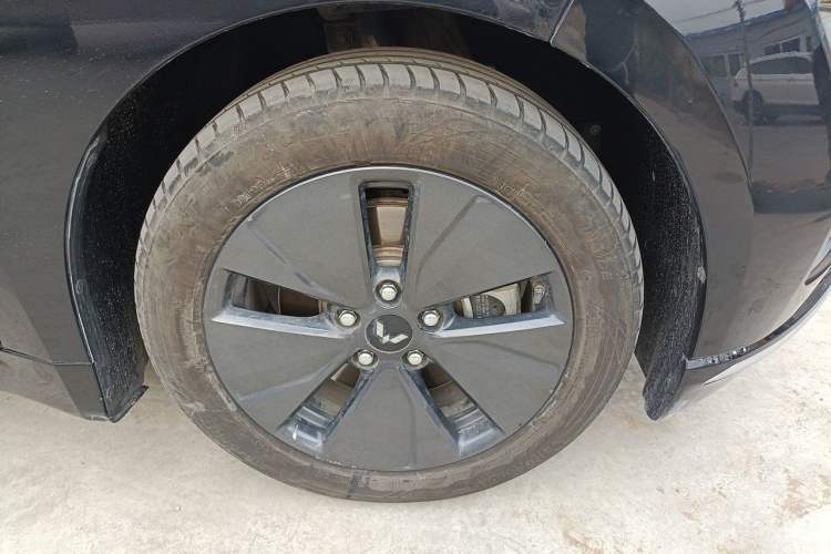 Used Wuling Xingguang 2023 70 Standard Edition Right Front Wheel Hub