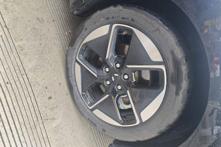 Used Wuling Xingguang 2023 150 Advanced Edition Right Front Wheel Hub