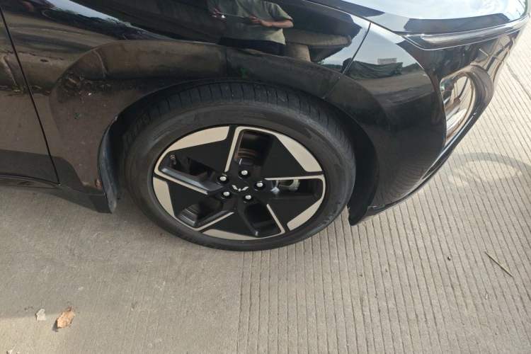 Used Wuling Xingguang 2023 150 Advanced Edition Right Front Wheel Hub