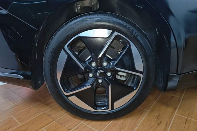 Used Wuling Xingguang 2023 150 Advanced Edition Right Rear Wheel Hub