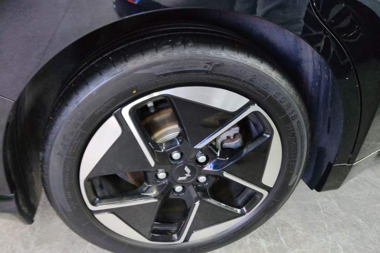 Used Wuling Xingguang 2023 150 Advanced Edition Right Rear Wheel Hub