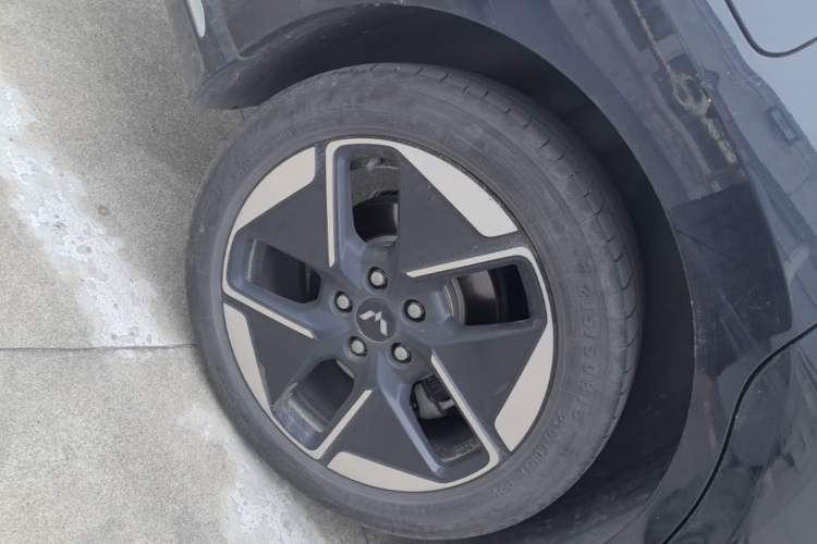 Used Wuling Xingguang 2023 150 Advanced Edition Right Rear Wheel Hub
