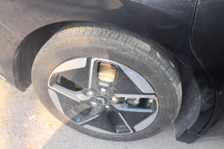 Used Wuling Xingguang 2023 150 Advanced Edition Right Rear Wheel Hub