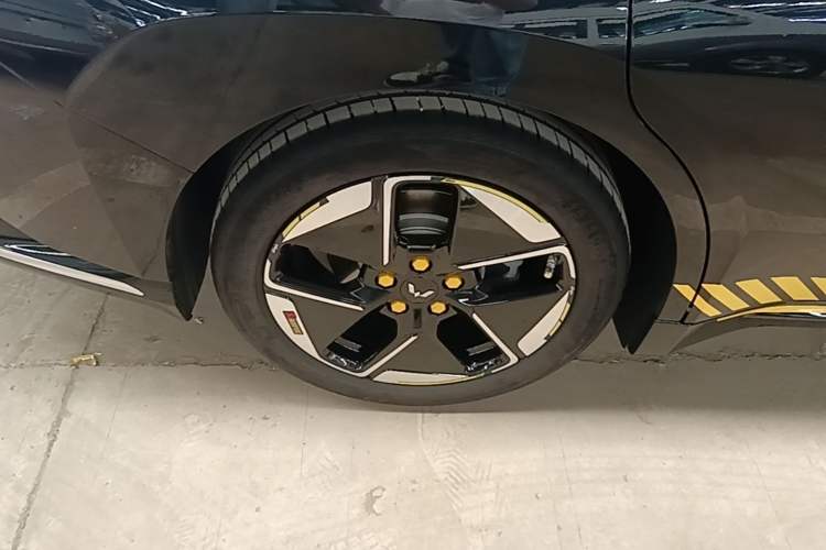 Used Wuling Xingguang 2023 150 Advanced Edition Right Rear Wheel Hub