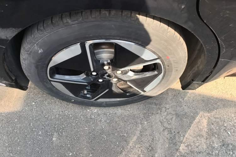 Used Wuling Xingguang 2023 150 Advanced Edition Right Rear Wheel Hub