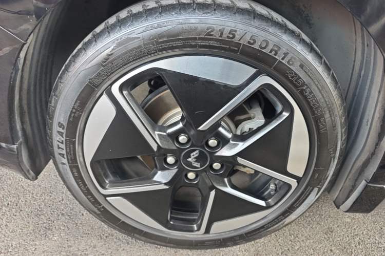Used Wuling Xingguang 2023 150 Advanced Edition Right Rear Wheel Hub