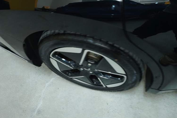 Used Wuling Xingguang 2023 150 Advanced Edition Right Rear Wheel Hub