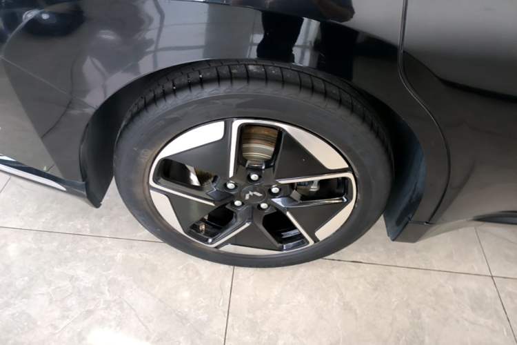 Used Wuling Xingguang 2023 150 Advanced Edition Right Rear Wheel Hub
