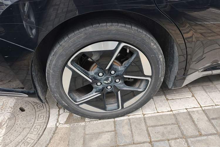 Used Wuling Xingguang 2023 150 Advanced Edition Right Rear Wheel Hub