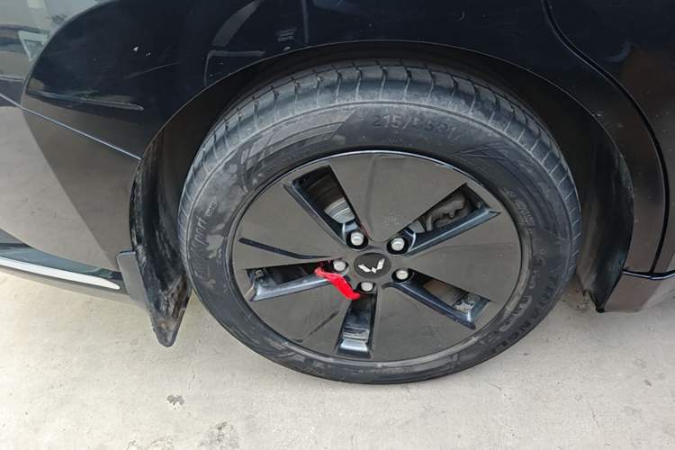Used Wuling Xingguang 2023 70 Standard Edition Right Rear Wheel Hub