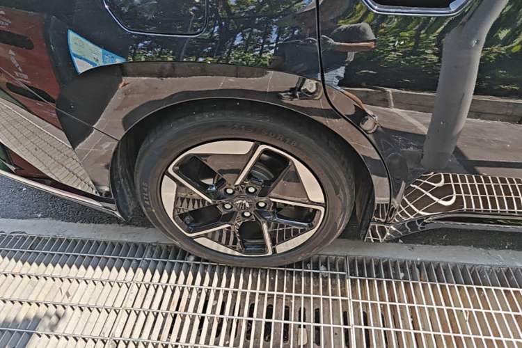 Used Wuling Xingguang 2023 150 Advanced Edition Right Rear Wheel Hub