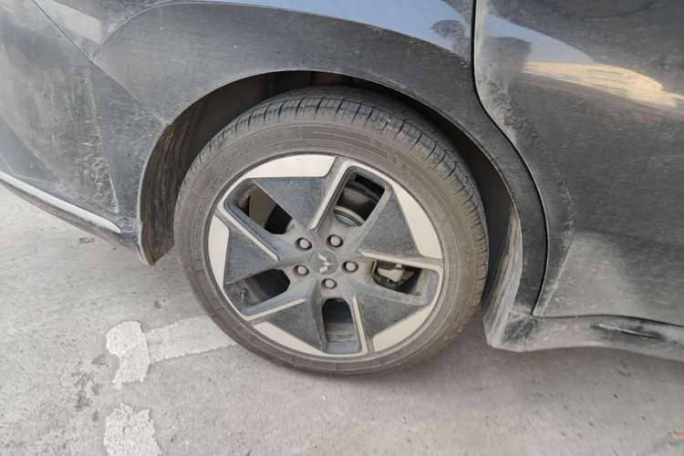 Used Wuling Xingguang 2023 150 Advanced Edition Right Rear Wheel Hub