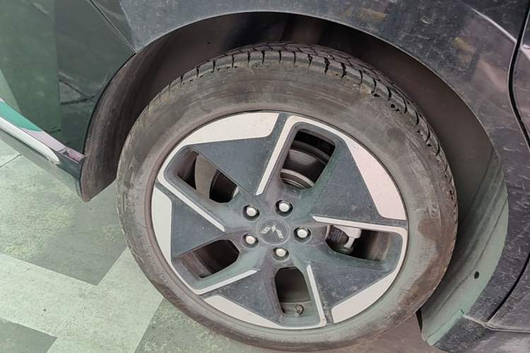 Used Wuling Xingguang 2023 150 Advanced Edition Right Rear Wheel Hub
