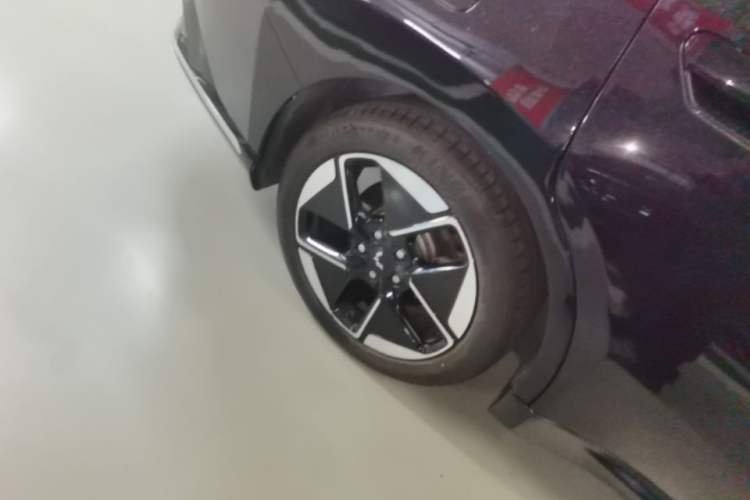 Used Wuling Xingguang 2023 150 Advanced Edition Right Rear Wheel Hub