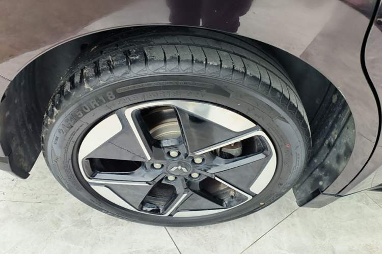 Used Wuling Xingguang 2023 150 Advanced Edition Right Rear Wheel Hub