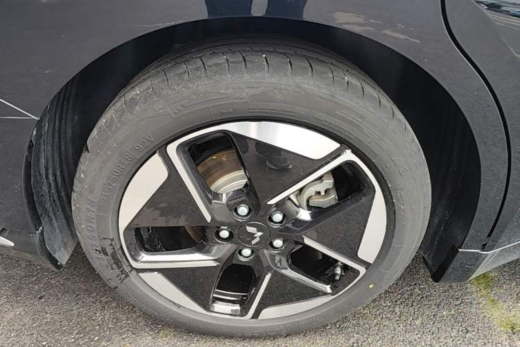 Used Wuling Xingguang 2023 150 Advanced Edition Right Rear Wheel Hub