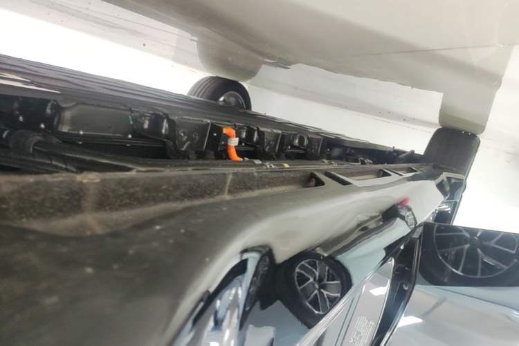 Used Wuling Xingguang 2023 150 Advanced Edition Right Side Sill