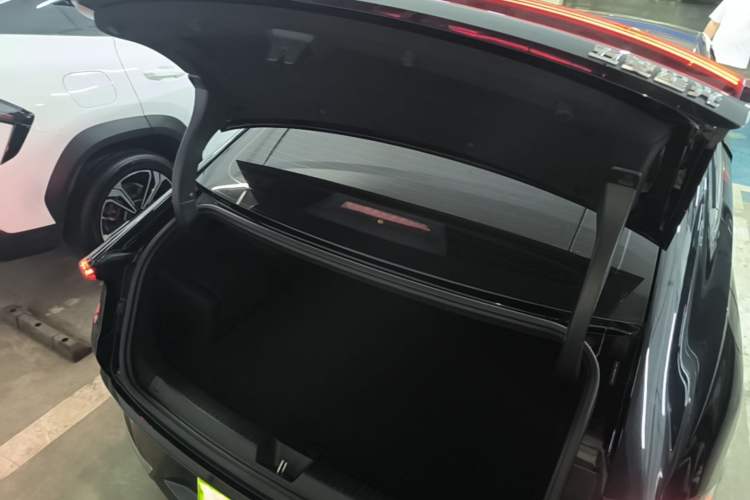 Used Wuling Xingguang 2023 150 Advanced Edition Trunk
