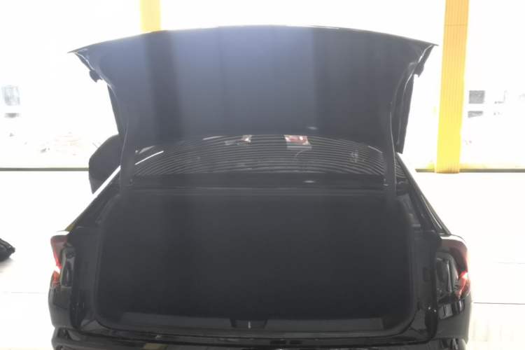 Used Wuling Xingguang 2023 70 Standard Edition Trunk