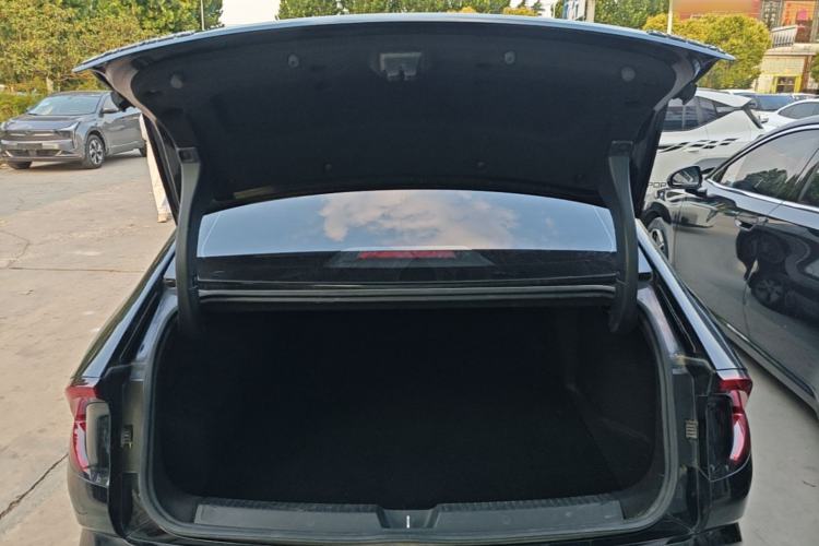 Used Wuling Xingguang 2023 70 Standard Edition Trunk