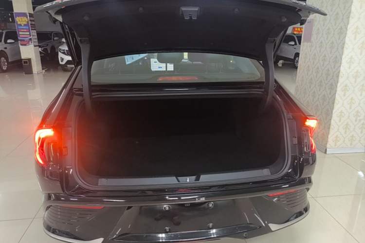 Used Wuling Xingguang 2023 70 Standard Edition Trunk