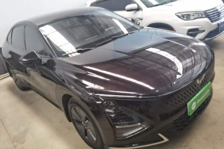 Used Wuling Xingguang 2023 70 Standard Edition Front Right 45 Deg