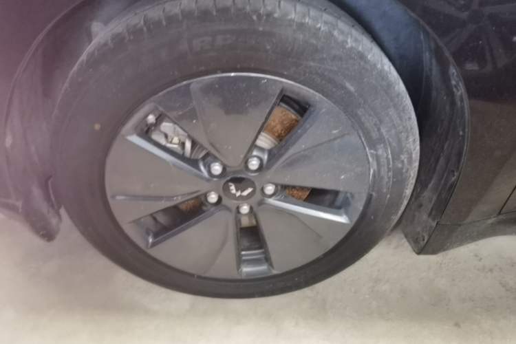 Used Wuling Xingguang 2023 70 Standard Edition Left Front Wheel Hub