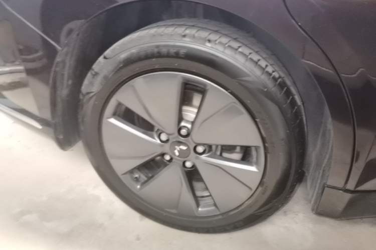 Used Wuling Xingguang 2023 70 Standard Edition Right Rear Wheel Hub