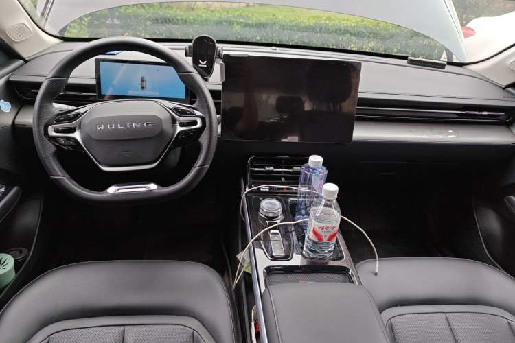 Used Wuling Xingguang 2023 150 Advanced Edition Center Console