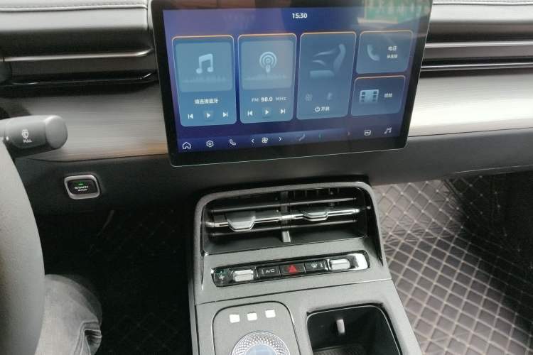 Used Wuling Xingguang 2023 70 Standard Edition Audio And AC Panel