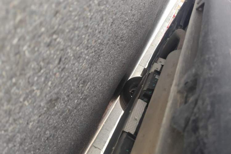 Used Wuling Xingguang 2023 70 Standard Edition Chassis Rear Left