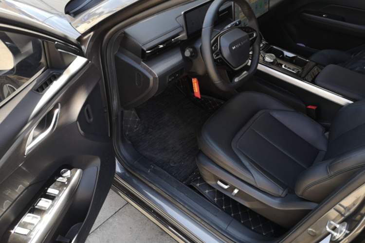 Used Wuling Xingguang 2023 150 Advanced Edition Driver Seat