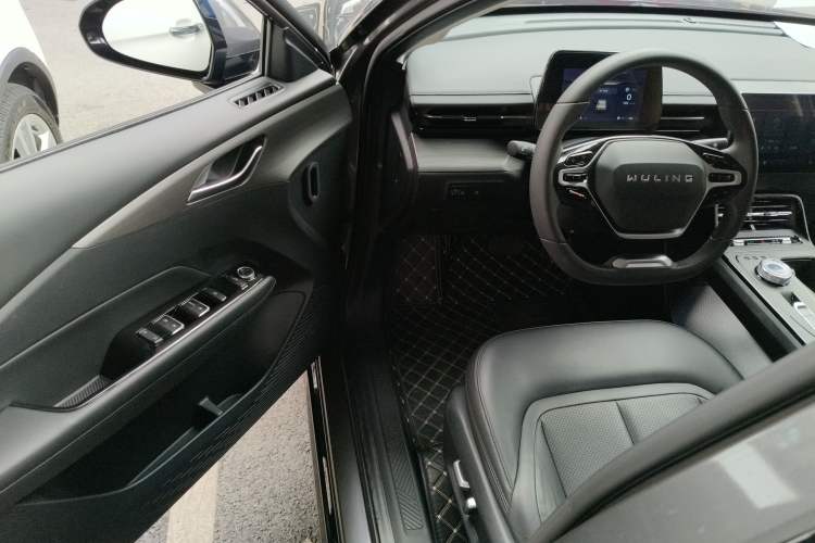 Used Wuling Xingguang 2023 70 Standard Edition Driver Seat
