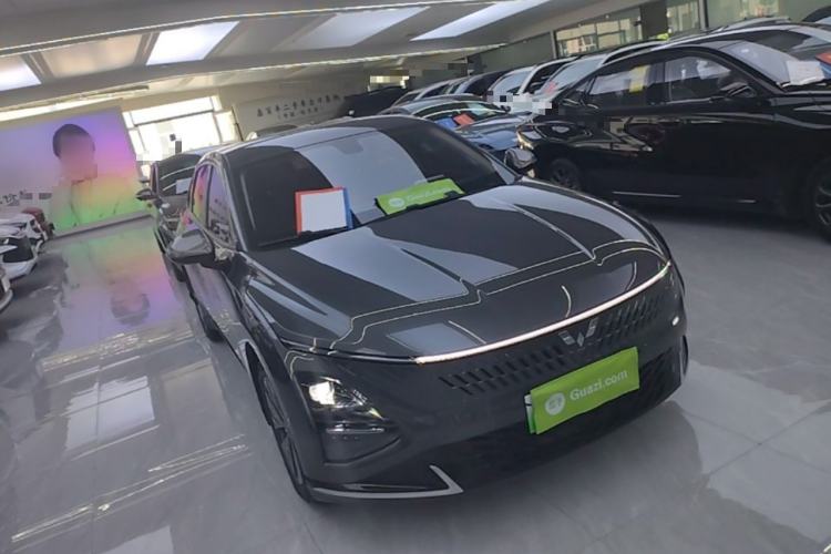 Used Wuling Xingguang 2023 70 Standard Edition Front Right 45 Deg