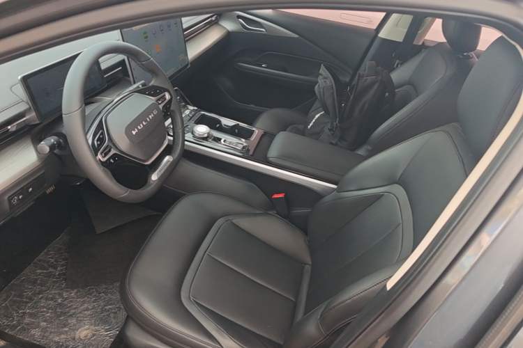 Used Wuling Xingguang 2023 150 Advanced Edition Left Front Seat