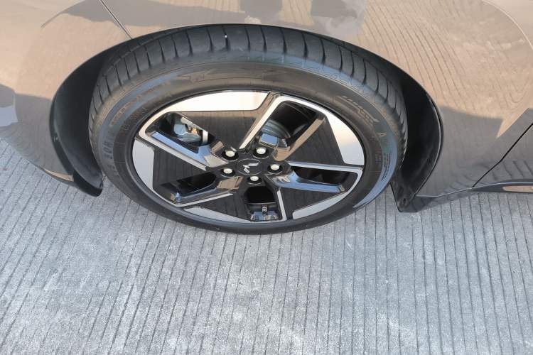 Used Wuling Xingguang 2023 150 Advanced Edition Left Front Wheel Hub