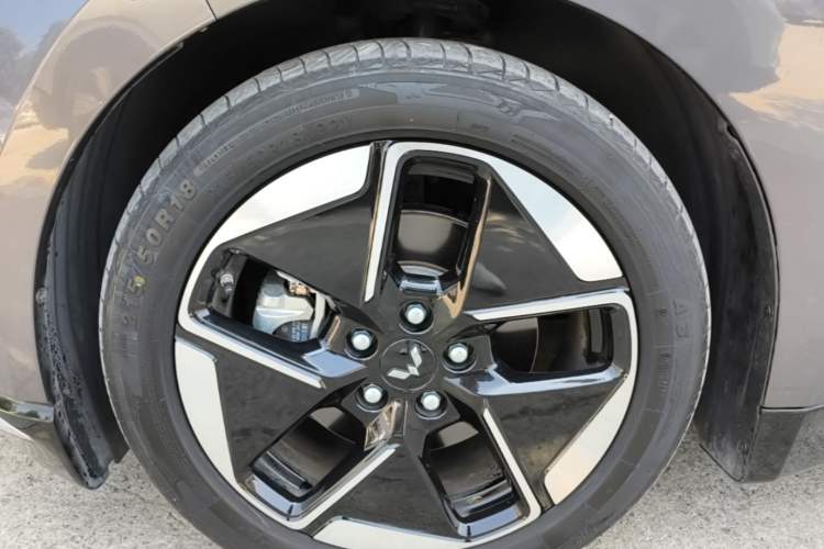 Used Wuling Xingguang 2023 150 Advanced Edition Left Front Wheel Hub