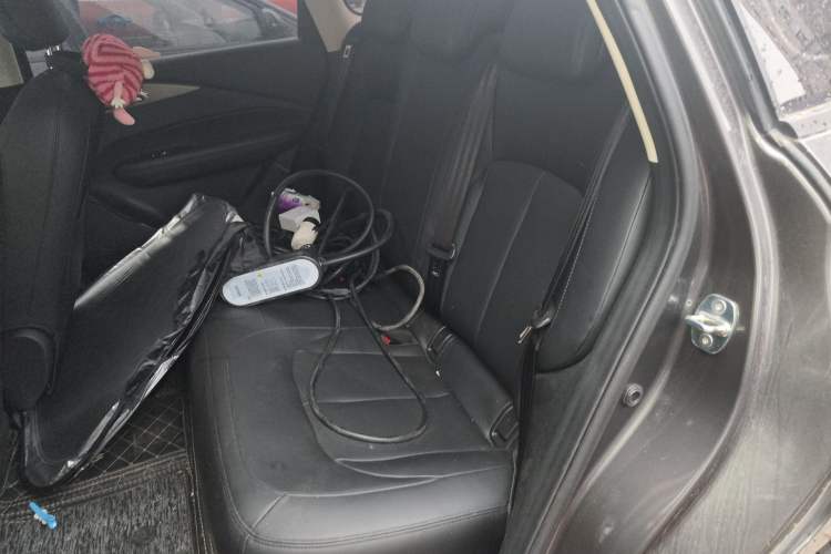 Used Wuling Xingguang 2023 70 Standard Edition Left Rear Seat