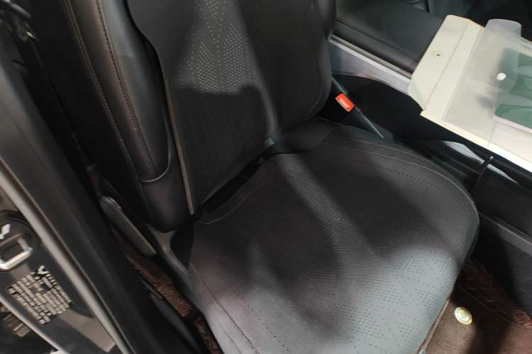 Used Wuling Xingguang 2023 150 Advanced Edition Right Front Seat