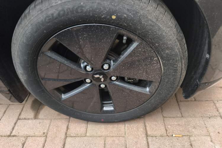 Used Wuling Xingguang 2023 70 Standard Edition Right Front Wheel Hub