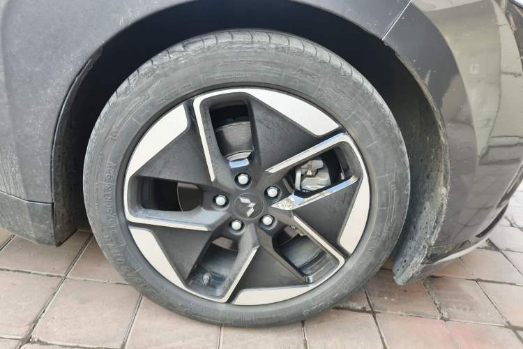 Used Wuling Xingguang 2023 150 Advanced Edition Right Front Wheel Hub