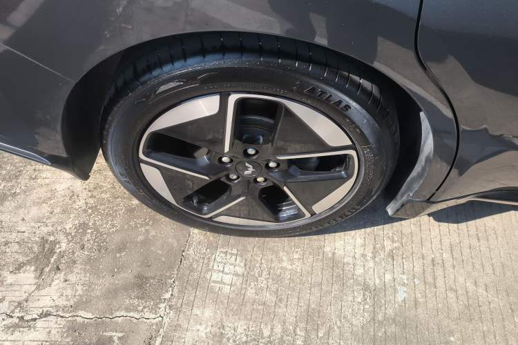 Used Wuling Xingguang 2023 150 Advanced Edition Right Rear Wheel Hub