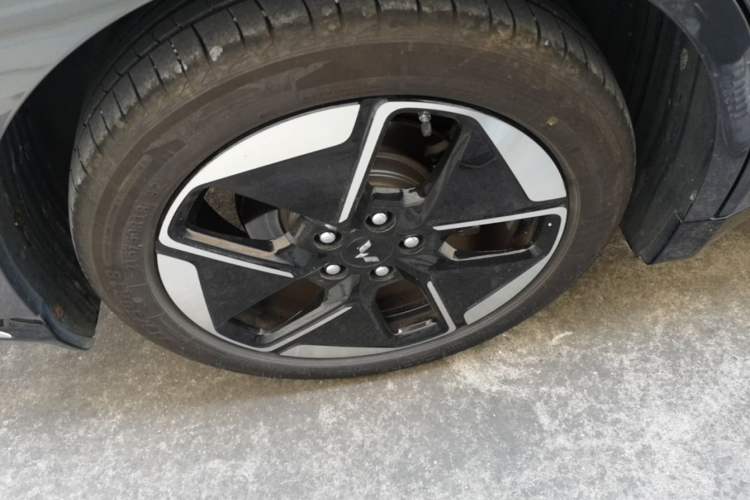 Used Wuling Xingguang 2023 150 Advanced Edition Right Rear Wheel Hub
