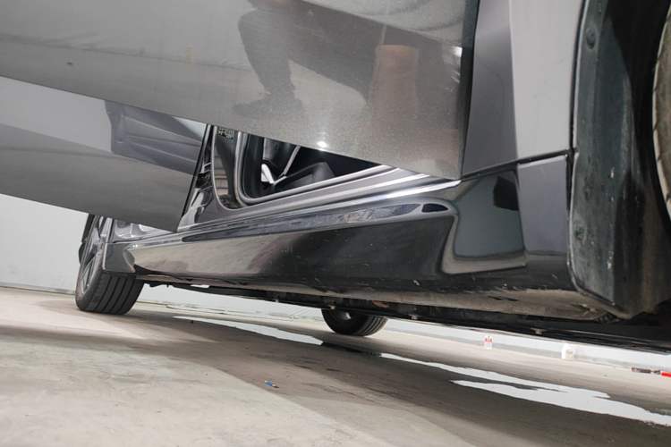 Used Wuling Xingguang 2023 150 Advanced Edition Right Side Sill