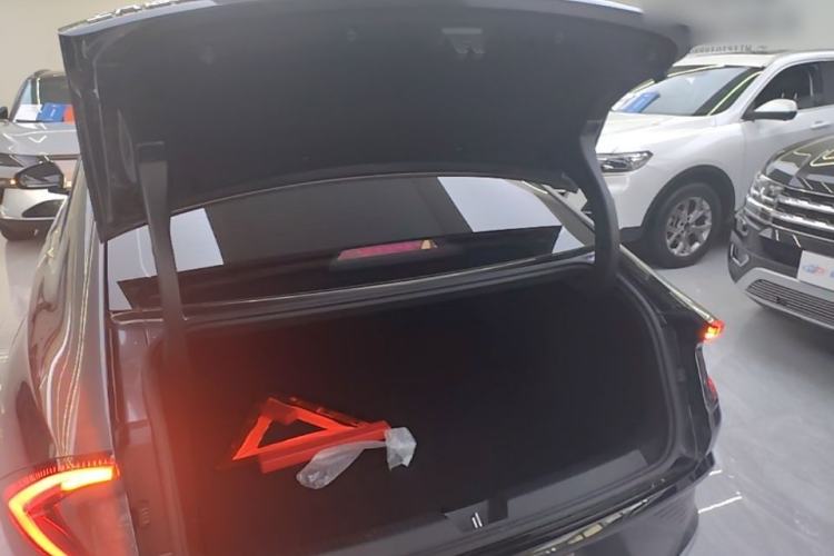 Used Wuling Xingguang 2023 70 Standard Edition Trunk